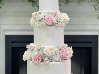 3-tier-elegant-white-wedding-cake-separated-tiers-roses