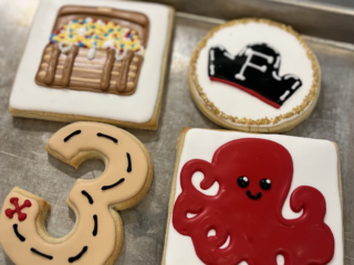 Pirate cookie sugar cookies-pirate-treasure map-hat